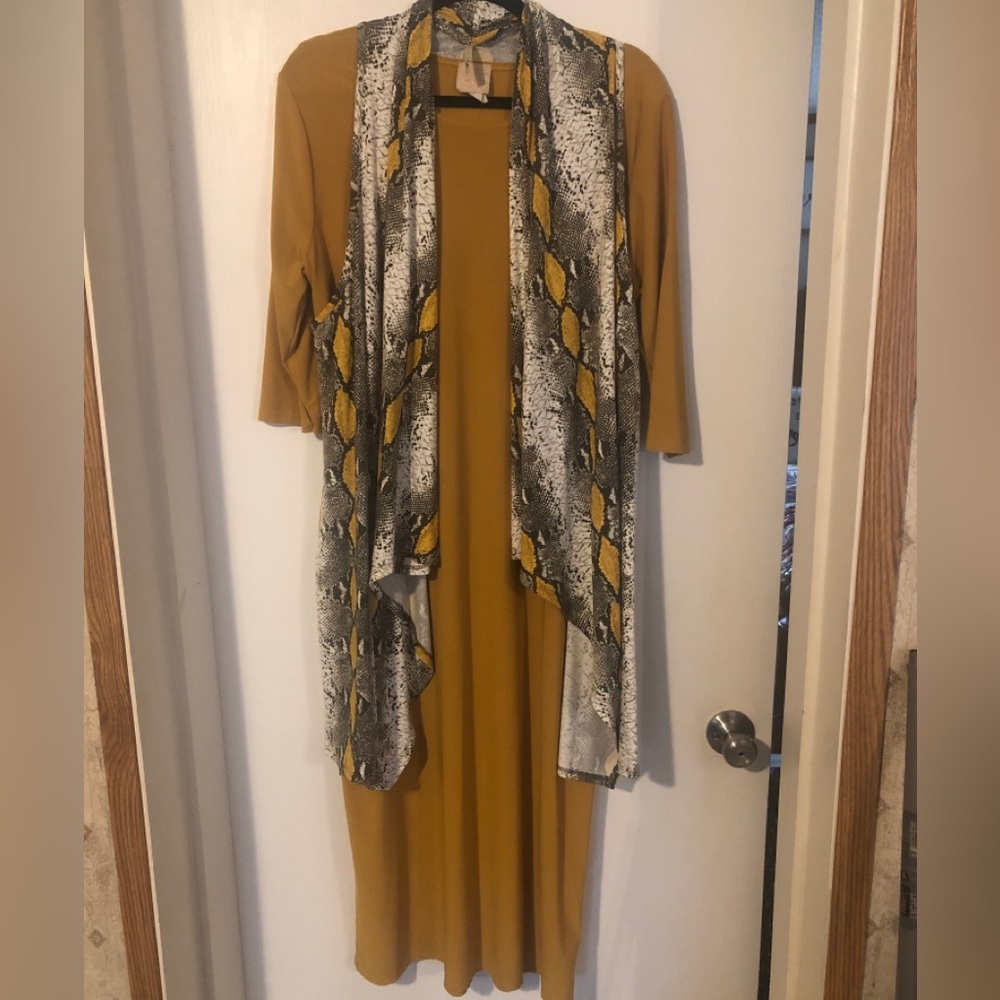 Zadie B’s mustard layering dress 2X with snake print kimono vest